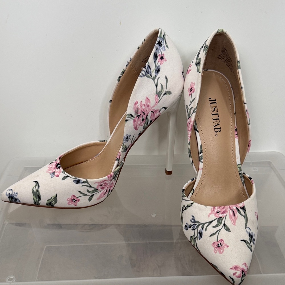Buy 1 get 1 FREE 
JustFab Floral Heels - Cream and Pink - Picture 3 of 8